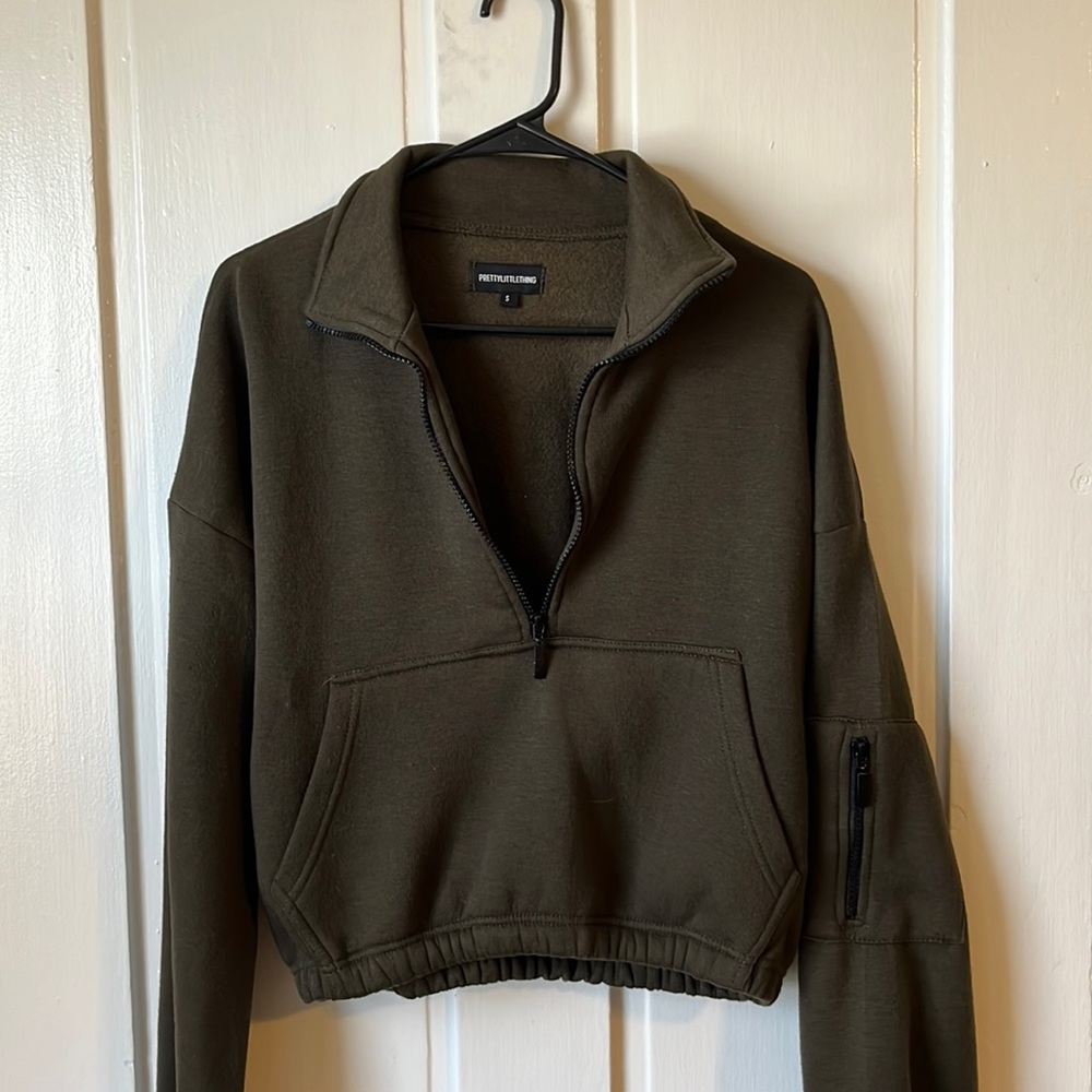 Pretty little thing crop sweatshirt. Army green. Size small